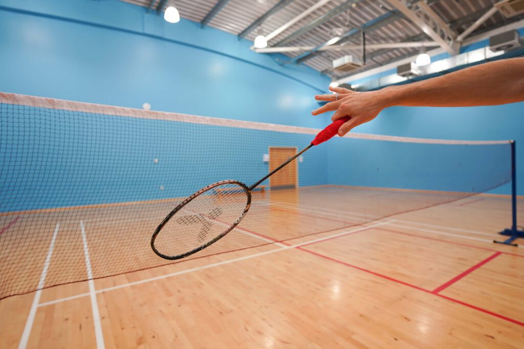 relaxed fingers in badminton