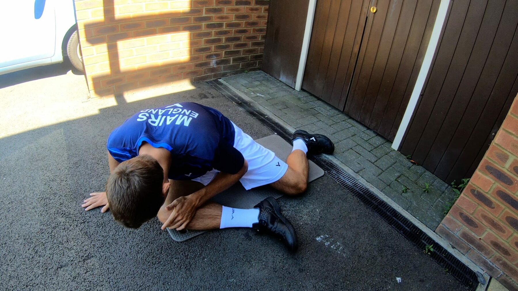 Glute stretch level 1 for badminton