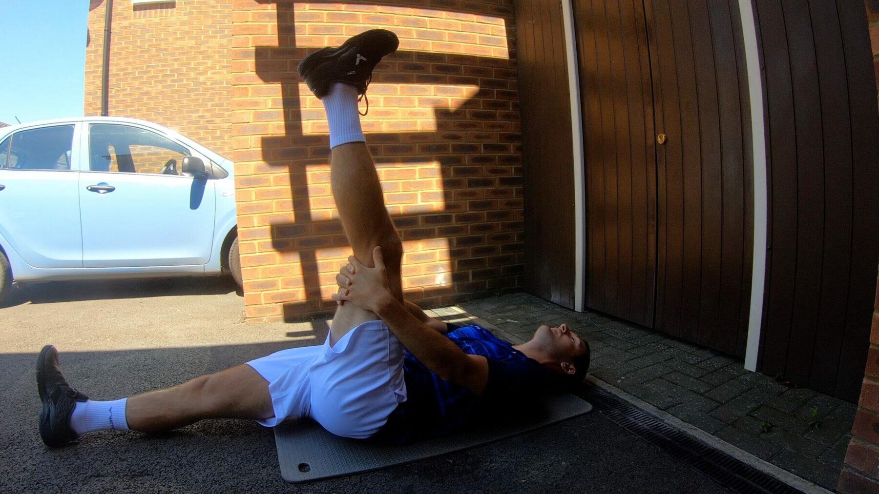 hamstring stretch for badminton